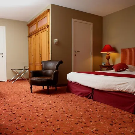 Acacia Hotel